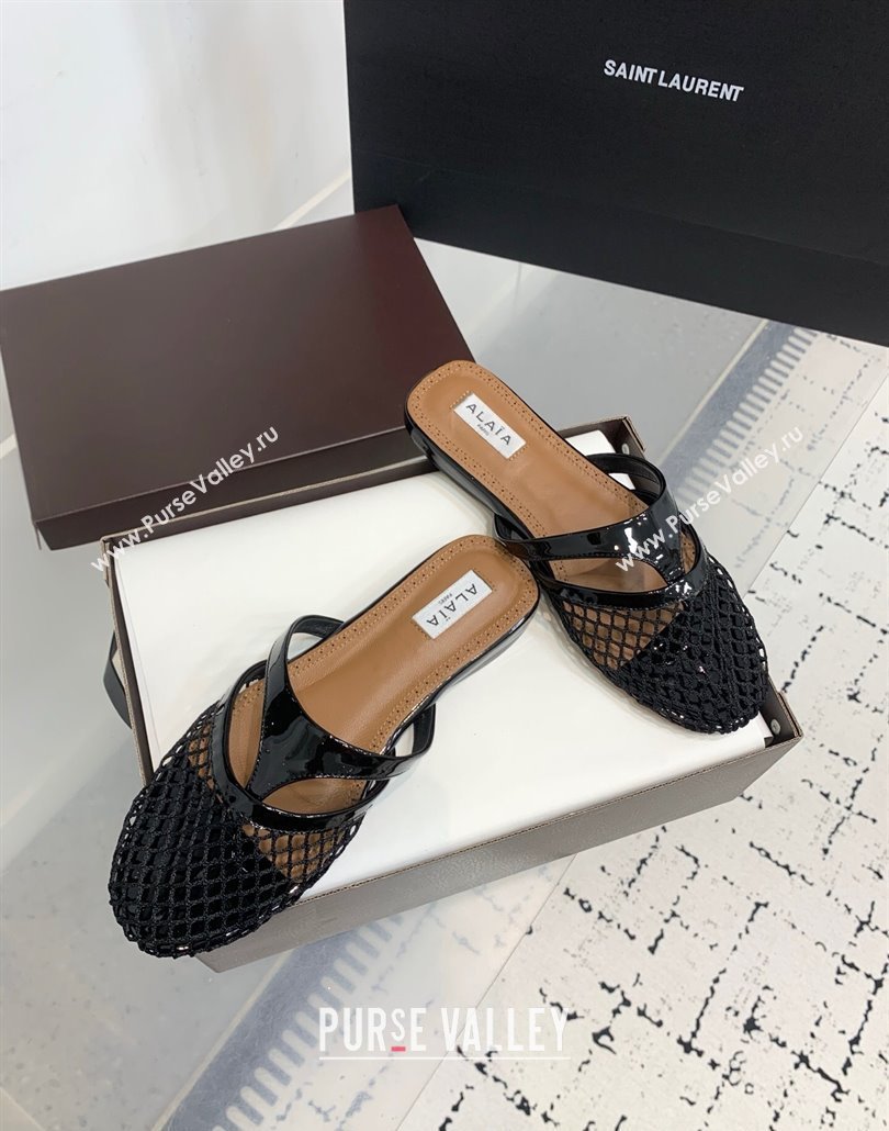 Alaia Intricated Flat Mules in Fishnet and Patent Calf Leather Black 2025 AL042801 (KER-250428067)