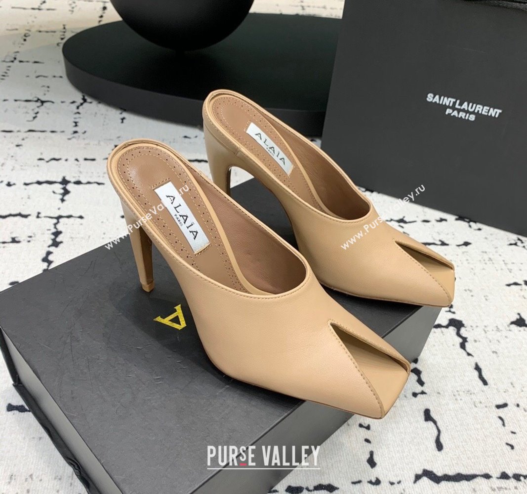 Alaia Spike Mules 10.5cm in Calfskin with Open Toe Beige 2024 0531 (KER-240531078)