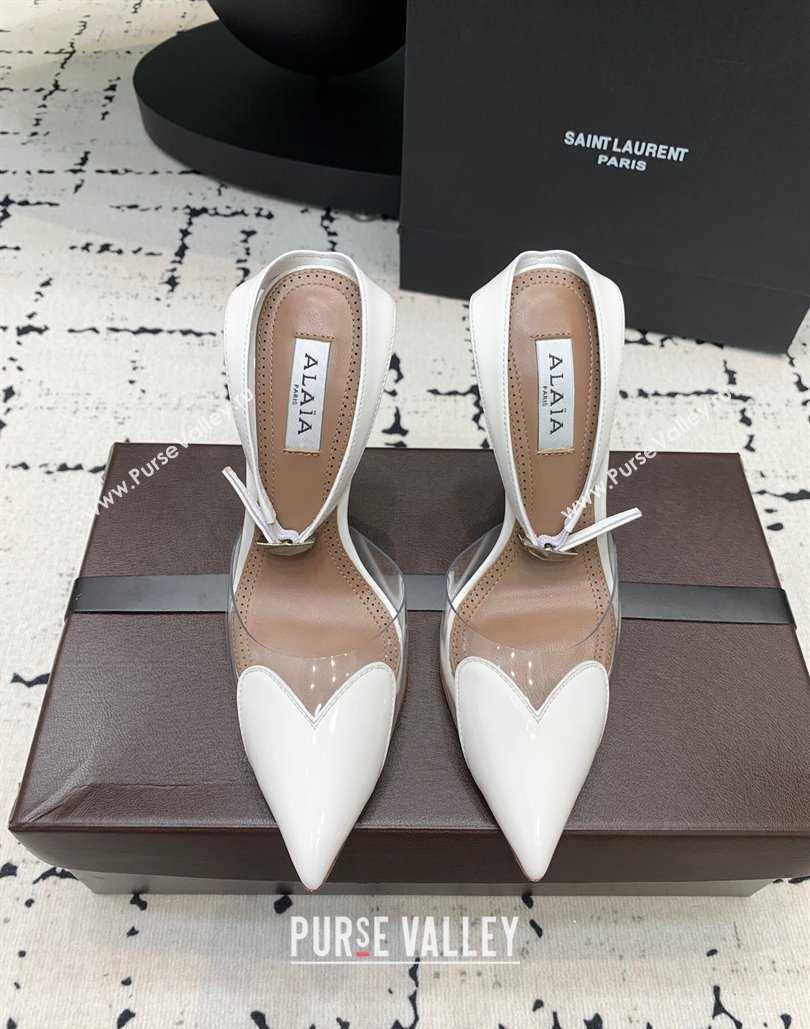 Alaia Le Cœur Heart Pumps 10.5cm in PVC and Patent Leather with Ankle Strap White 2024 0810 (KER-24081020)