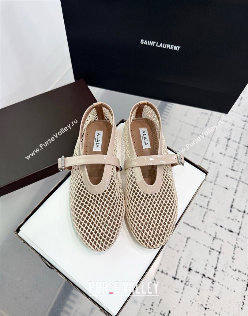 Alaia Ballet Flats in Fishnet and Patent Leather Light Nude 2025 AL060602 (KER-250606021)