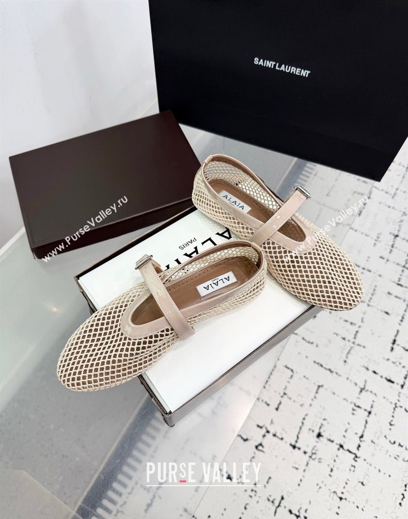 Alaia Ballet Flats in Fishnet and Patent Leather Light Nude 2025 AL060602 (KER-250606021)