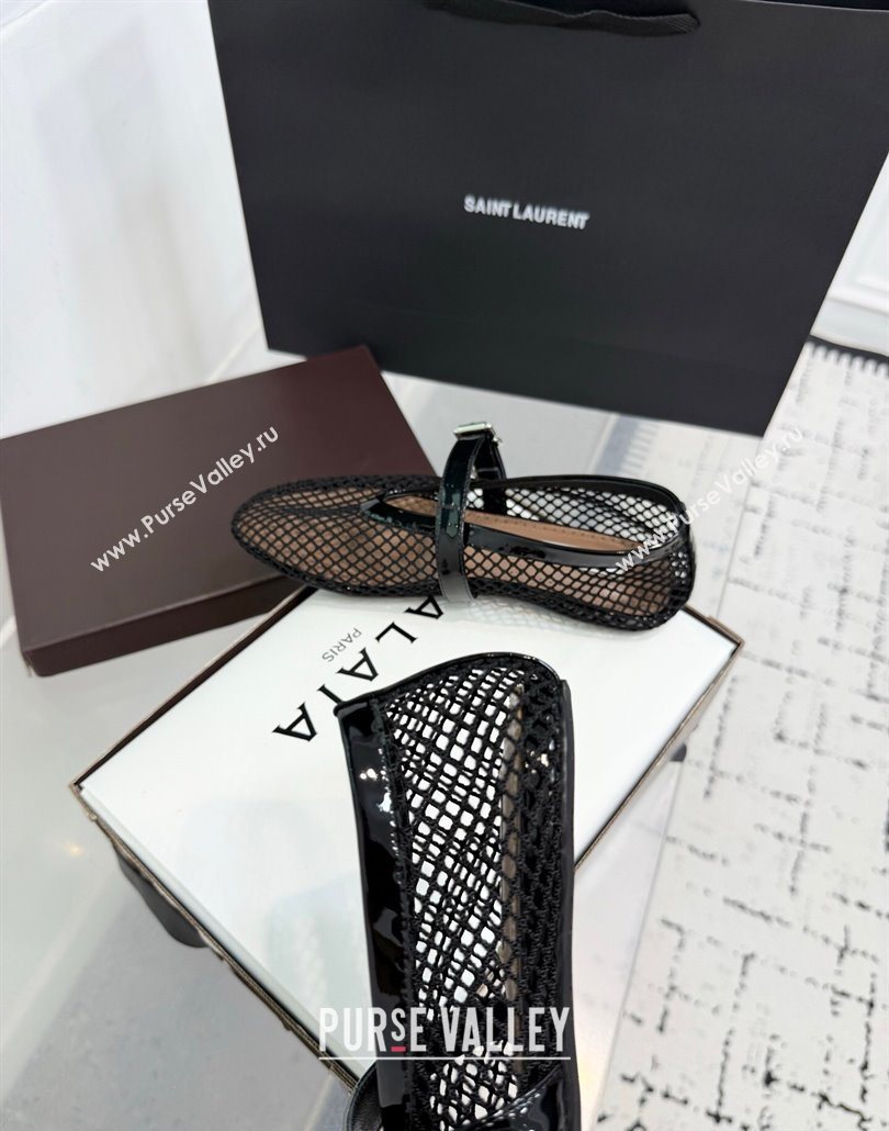Alaia Ballet Flats in Fishnet and Patent Leather Black 2025 AL060602 (KER-250606024)