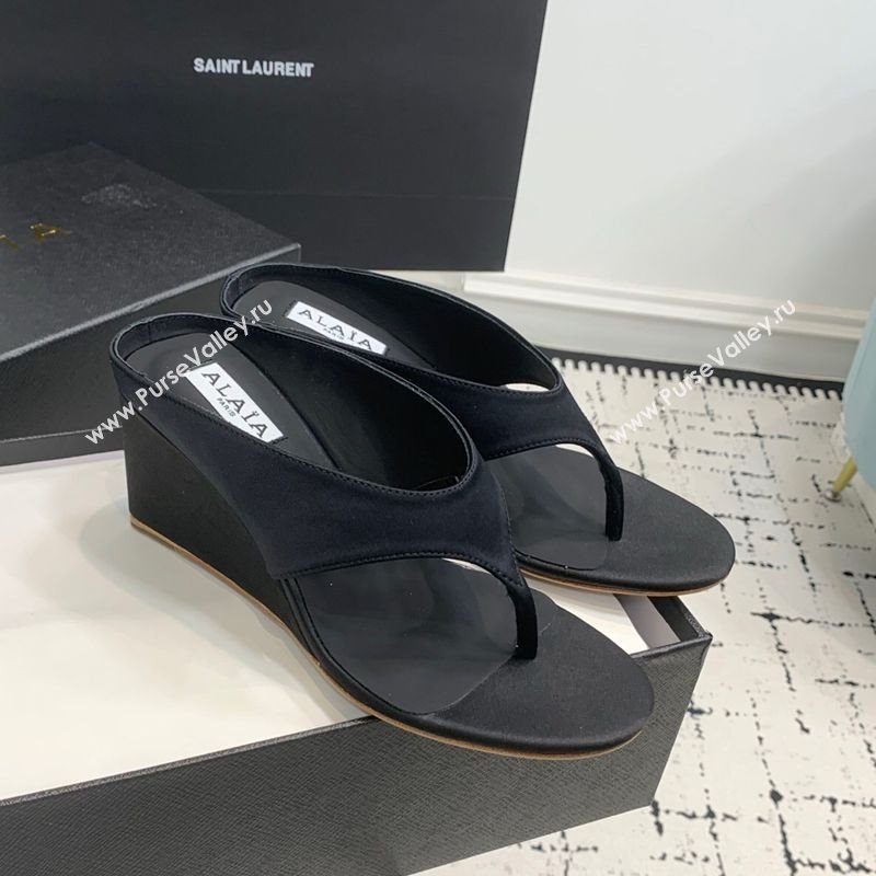 Alaia Cube Wedge Thong Slides Sandal 7.5cm in Satin Black 2025 AL060607 (KER-250606045)
