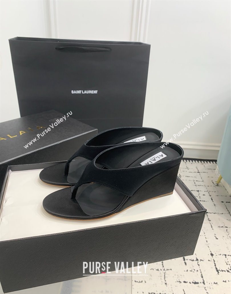 Alaia Cube Wedge Thong Slides Sandal 7.5cm in Satin Black 2025 AL060607 (KER-250606045)