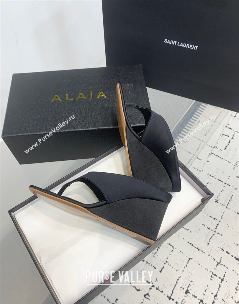 Alaia Cube Wedge Thong Slides Sandal 7.5cm in Satin Black 2025 AL060607 (KER-250606045)