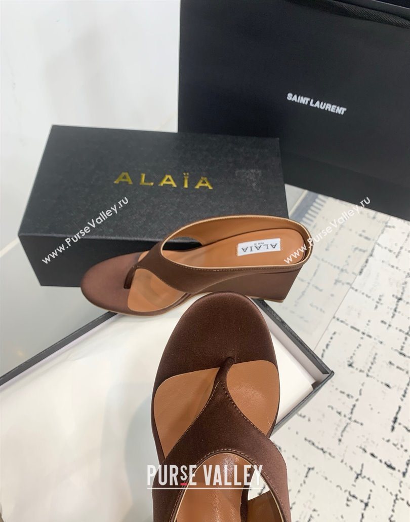 Alaia Cube Wedge Thong Slides Sandal 7.5cm in Satin Brown 2025 AL060607 (KER-250606047)