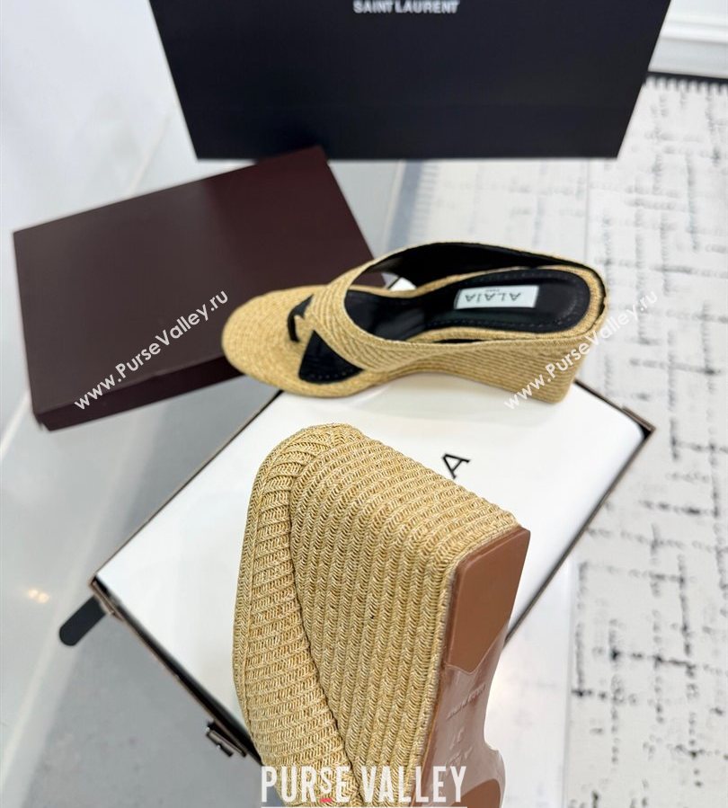 Alaia Cube Wedge Thong Slides Sandal 7.5cm in Raffia Straw Beige 2025 AL060607 (KER-250709001)