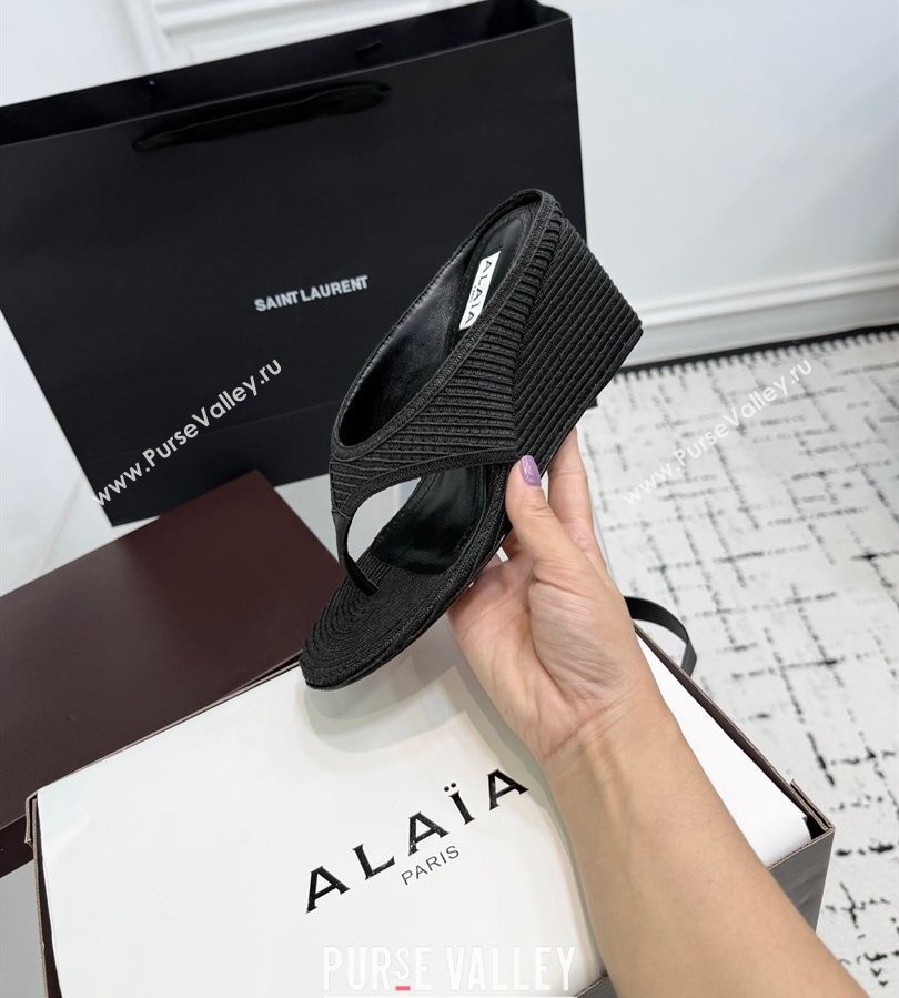 Alaia Cube Wedge Thong Slides Sandal 7.5cm in Raffia Straw Black 2025 AL060607 (KER-250709002)