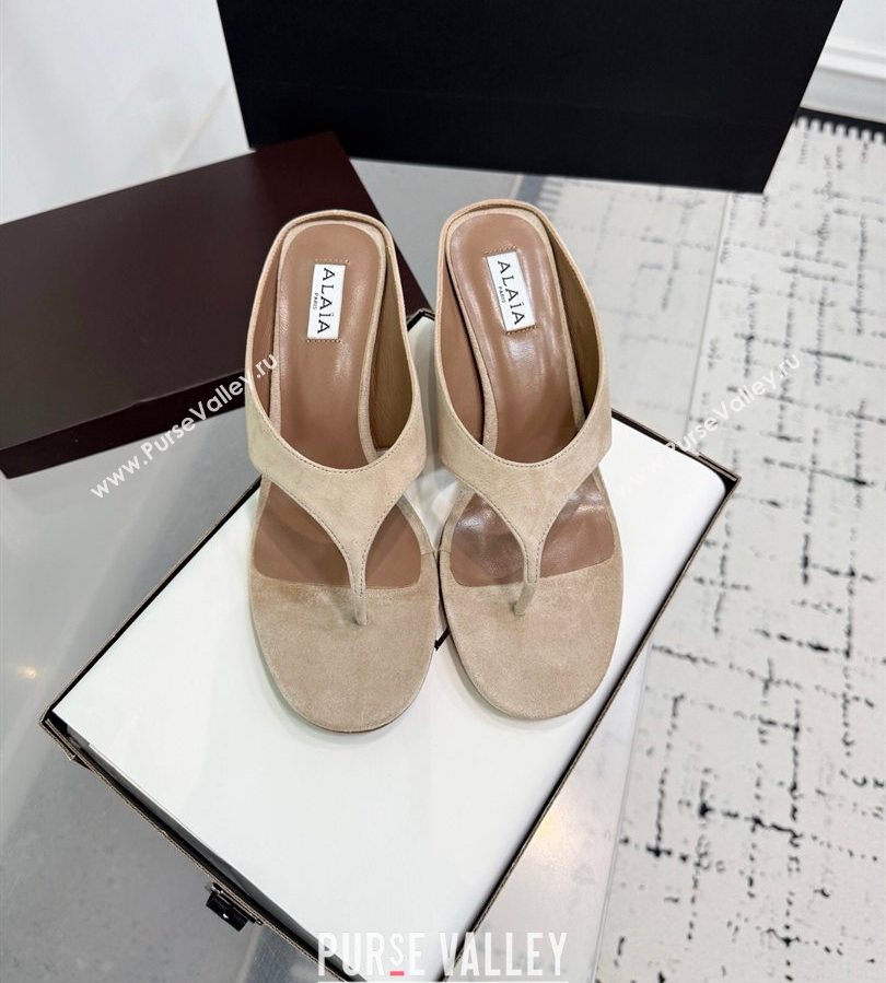 Alaia Cube Wedge Thong Slides Sandal 7.5cm in Suede Beige 2025 AL060607 (KER-250709003)
