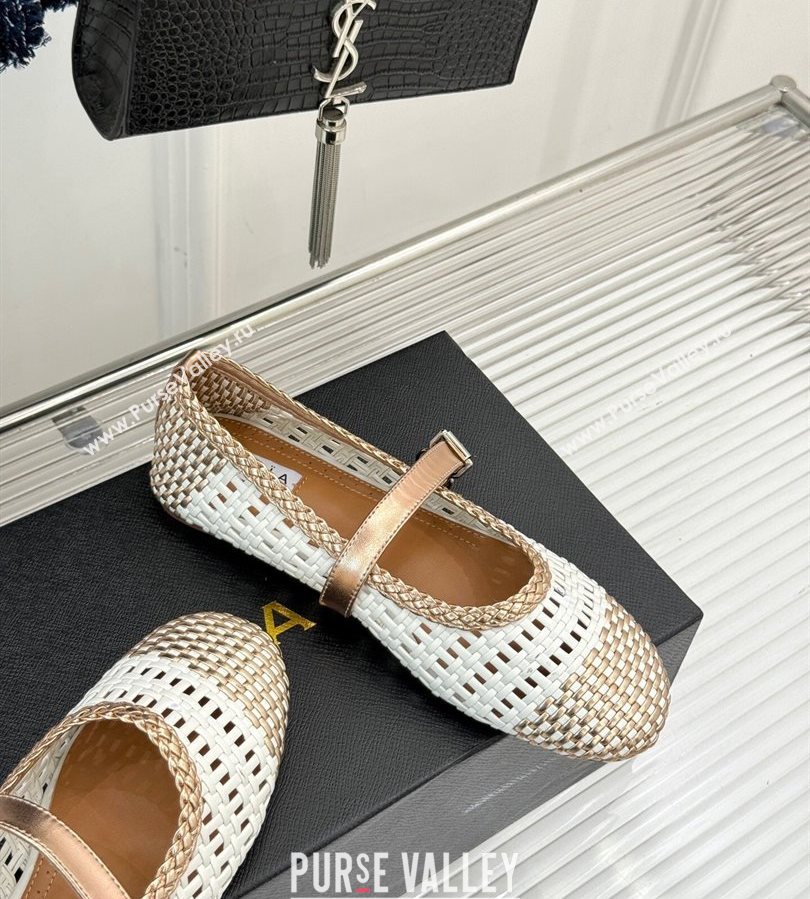 Alaia Ballet Flats in Woven Leather White/Gold 2025 AL070902 (syt-250709026)