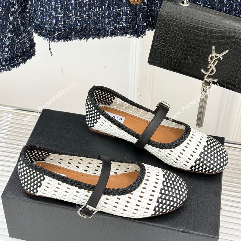 Alaia Ballet Flats in Woven Leather White/Black 2025 AL070902 (syt-250709028)