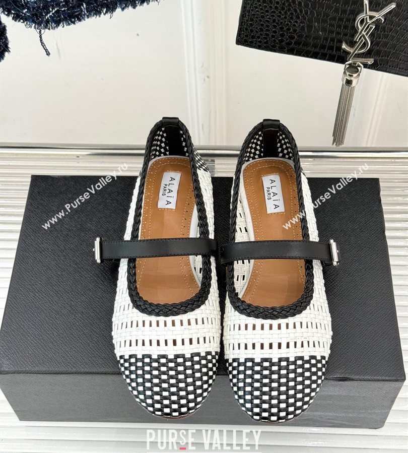 Alaia Ballet Flats in Woven Leather White/Black 2025 AL070902 (syt-250709028)
