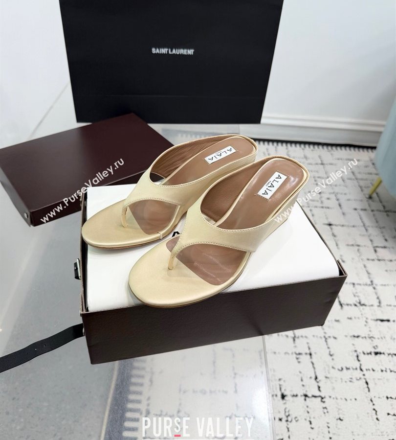 Alaia Cube Wedge Thong Slides Sandal 7.5cm in Satin Light Beige 2025 AL060607 (KER-250709006)