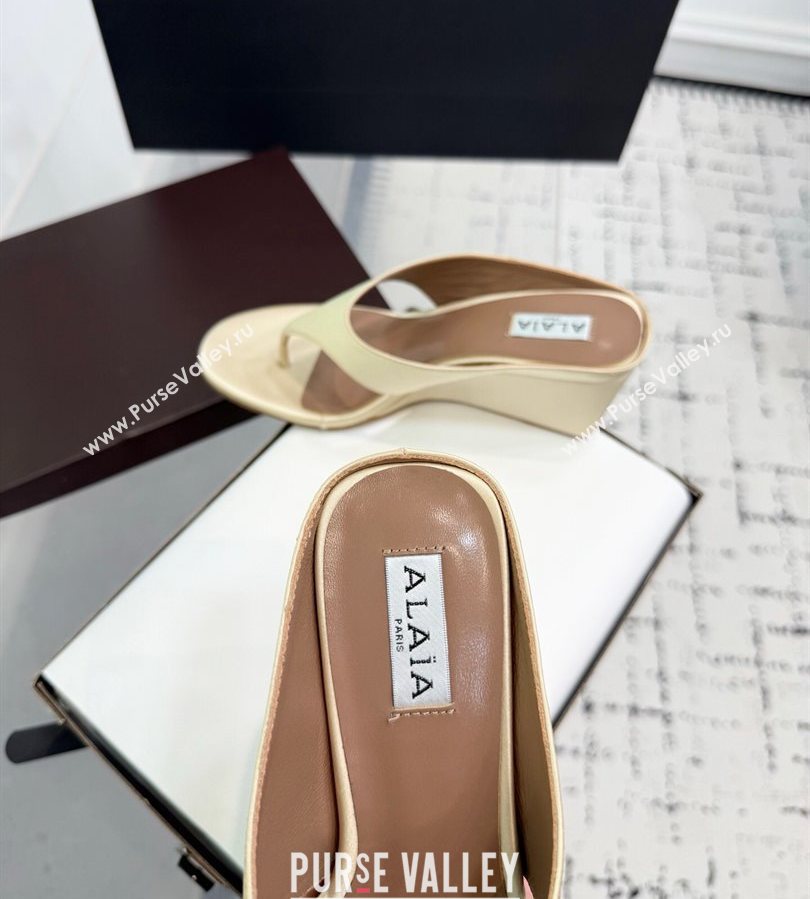 Alaia Cube Wedge Thong Slides Sandal 7.5cm in Satin Light Beige 2025 AL060607 (KER-250709006)