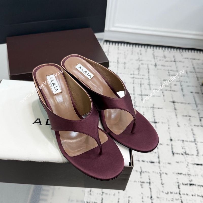 Alaia Cube Wedge Thong Slides Sandal 7.5cm in Satin Burgundy 2025 AL060607 (KER-250709007)