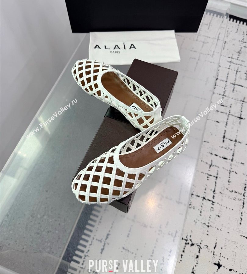 Alaia Cage Ballet Flats in Patent Calfskin White 2025 AL070901 (KER-250709009)