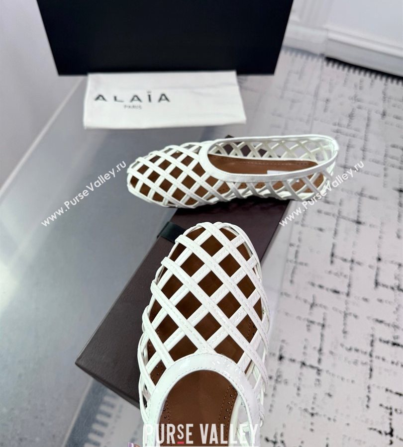 Alaia Cage Ballet Flats in Patent Calfskin White 2025 AL070901 (KER-250709009)