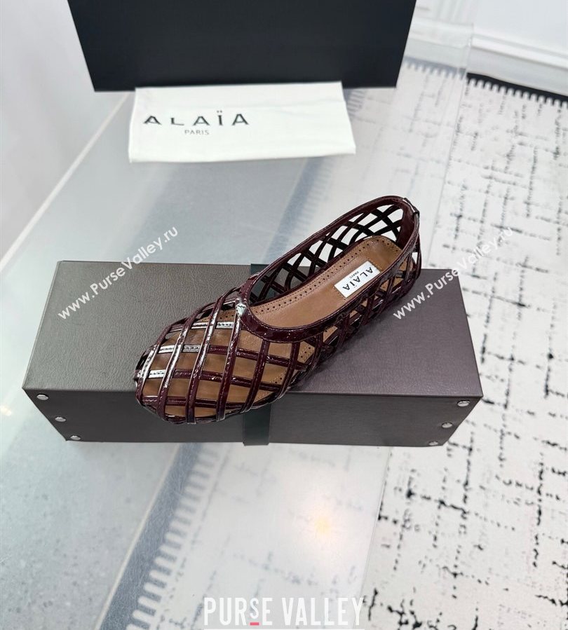 Alaia Cage Ballet Flats in Patent Calfskin Dark Burgundy 2025 AL070901 (KER-250709010)