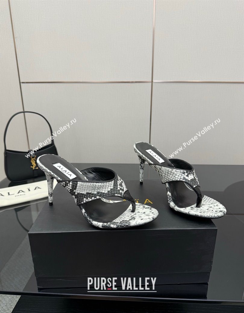 Alaia Heel Thong Slides Sandal 8cm in Snakeskin Like Grey 2025 AL082701 (MD-250827099)