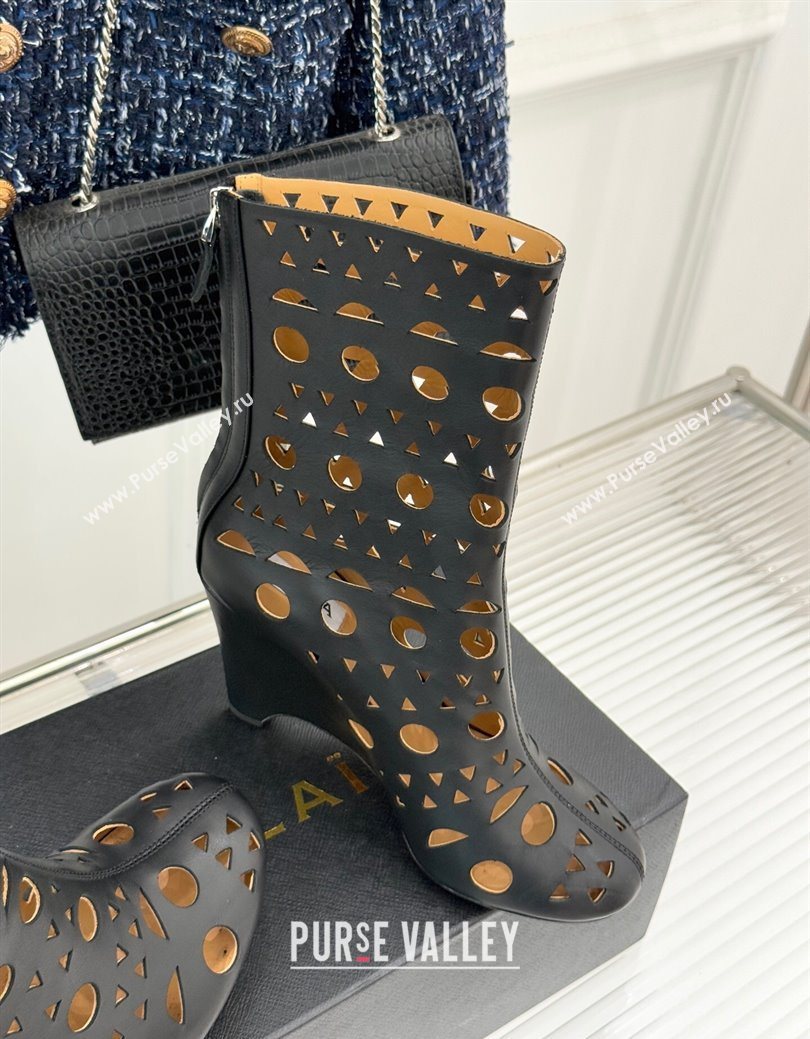 Alaia Openwork Calf Leather Wedge Ankle Boots Black 2025 AL102906 (KL-251029126)