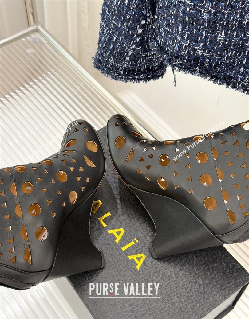 Alaia Openwork Calf Leather Wedge Ankle Boots Black 2025 AL102906 (KL-251029126)