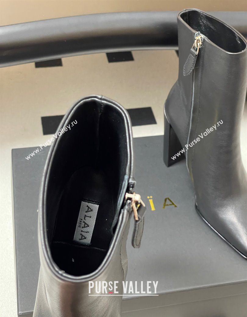 Alaia Square Heel Ankle Boots 10cm in Calf Leather Black 2025 AL102904 (MD-251029118)