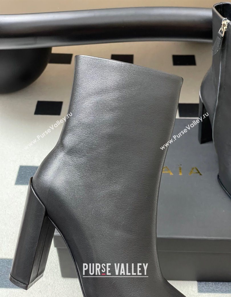 Alaia Square Heel Ankle Boots 10cm in Calf Leather Black 2025 AL102904 (MD-251029118)