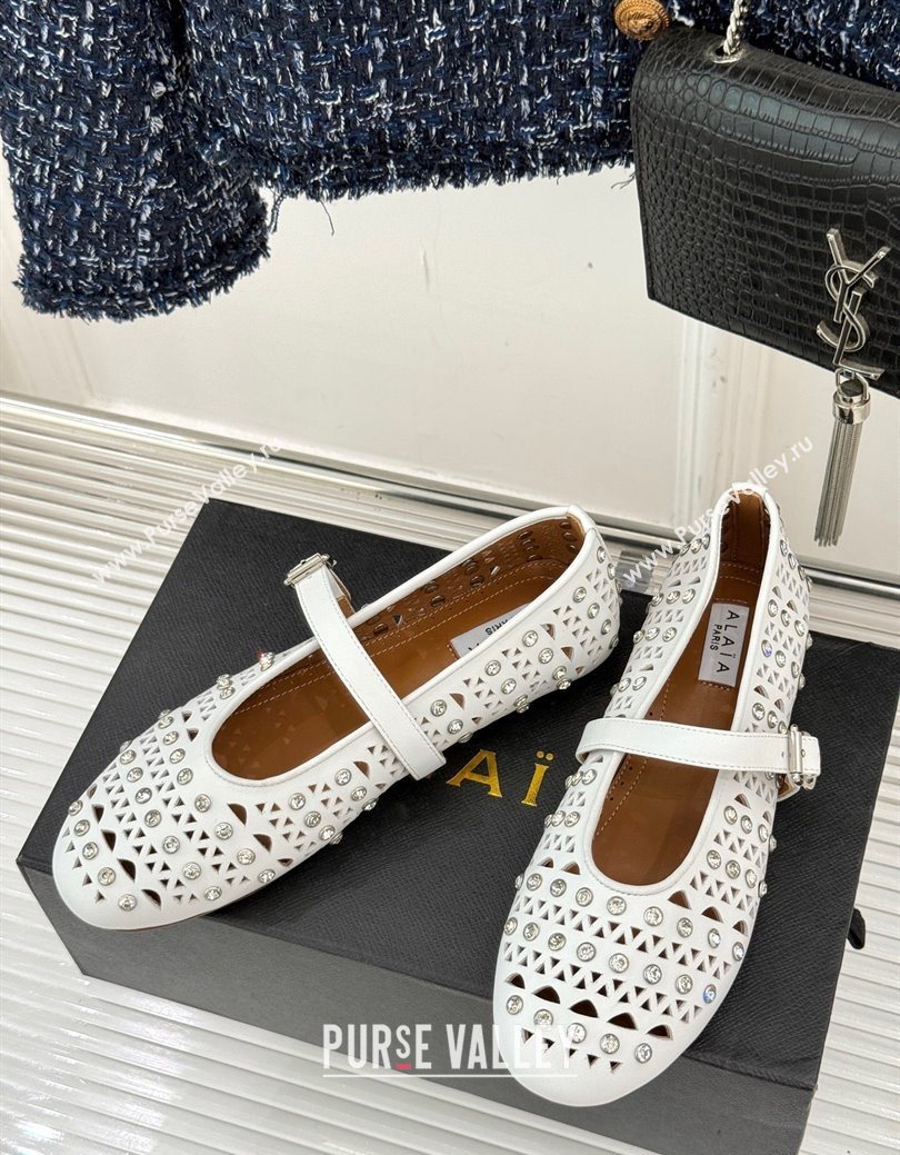 Alaia Ballet Flats in Openwork Leather with Eyelet with Strass White 2025 AL102910 (MD-251029141)