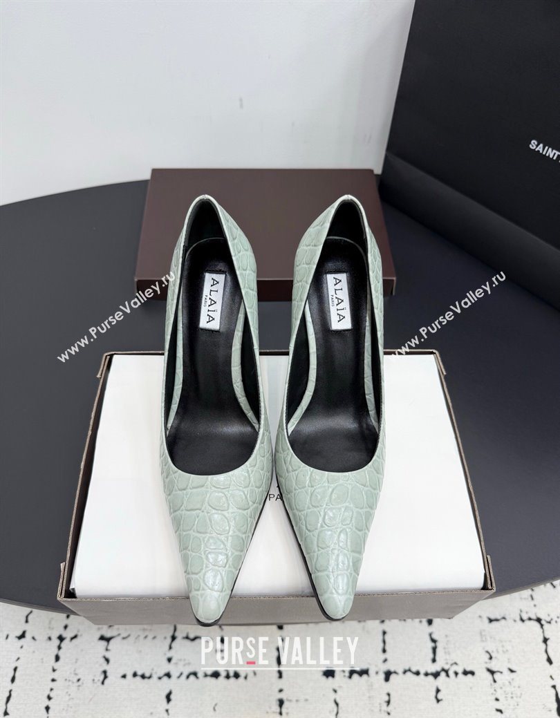 Alaia Pointy Toe Pumps 9cm with Block Heel in Crocodile Embossed Leather Light Green 2025 (KER-251029105)
