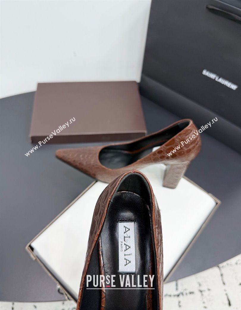 Alaia Pointy Toe Pumps 9cm with Block Heel in Crocodile Embossed Leather Dark Brown 2025 (KER-251029107)