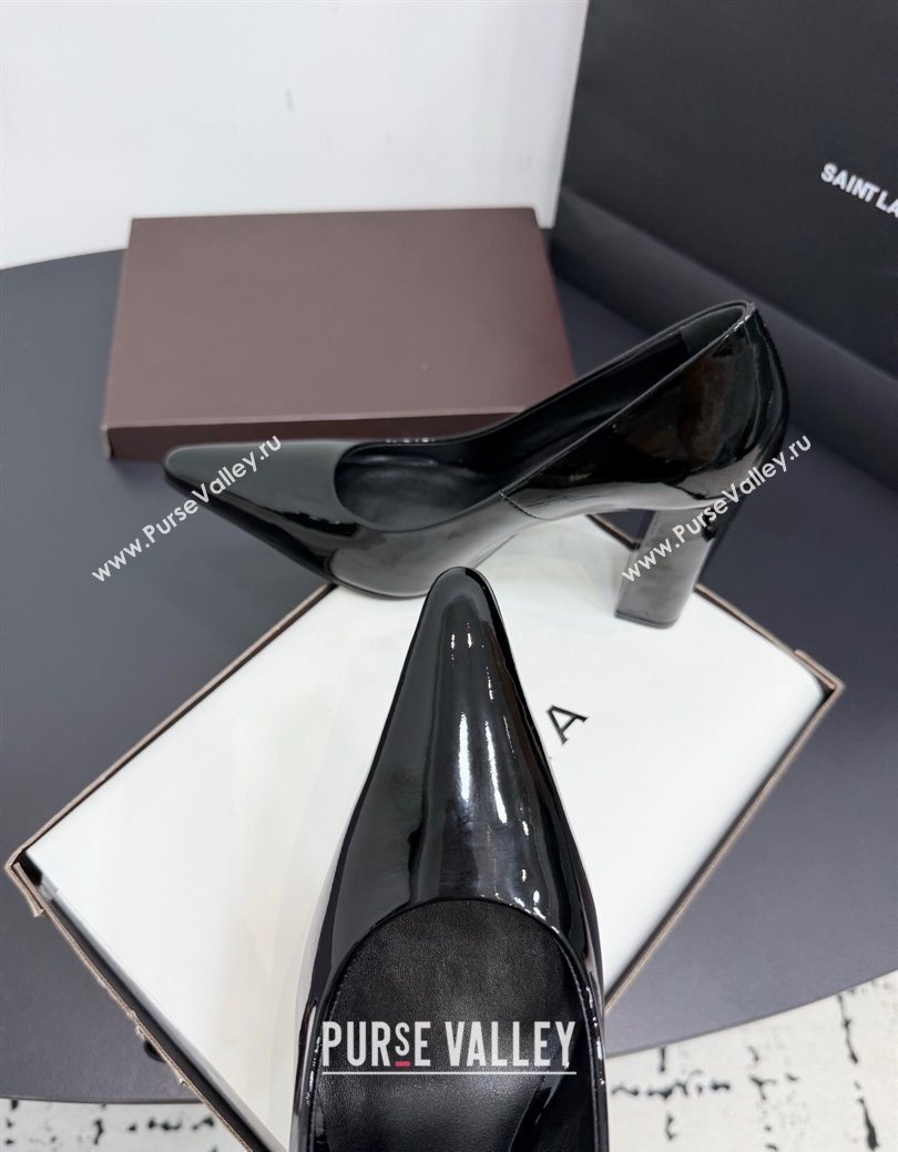 Alaia Pointy Toe Pumps 9cm with Block Heel in Patent Leather Black 2025 (KER-251029108)