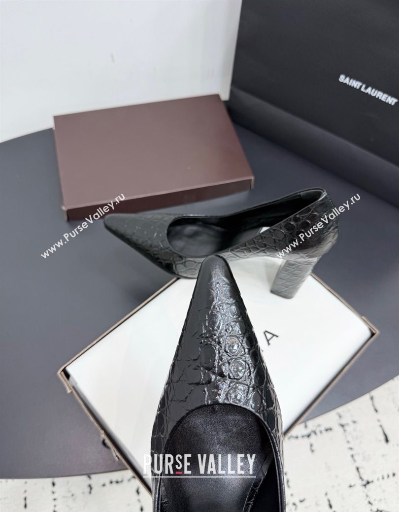 Alaia Pointy Toe Pumps 9cm with Block Heel in Crocodile Embossed Leather Black 2025 (KER-251029104)