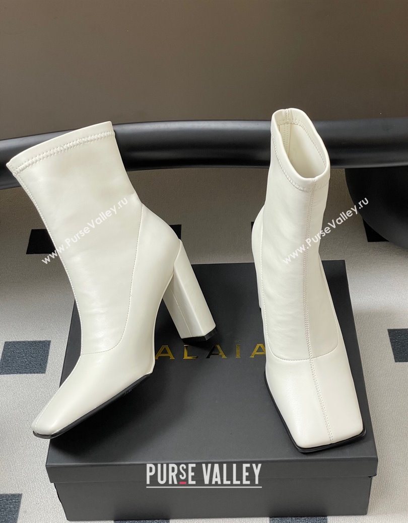 Alaia Square Heel Ankle Boots 10cm in Calf Leather White 2025 AL102905 (MD-251029122)