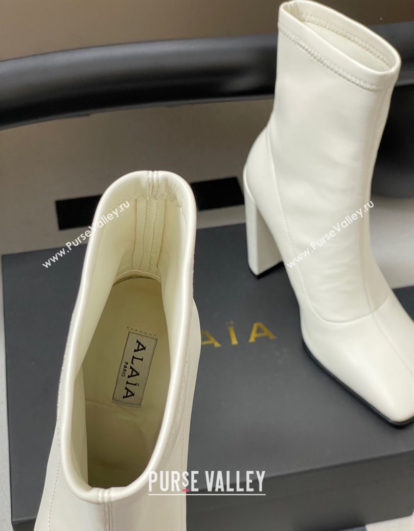 Alaia Square Heel Ankle Boots 10cm in Calf Leather White 2025 AL102905 (MD-251029122)