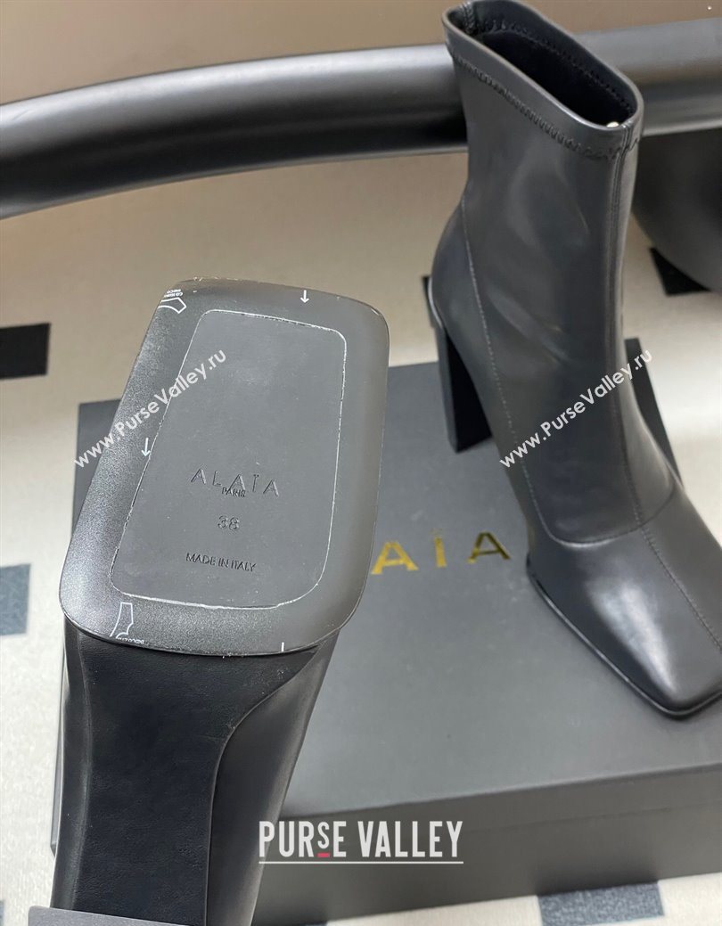 Alaia Square Heel Ankle Boots 10cm in Calf Leather Black 2025 AL102905 (MD-251029121)