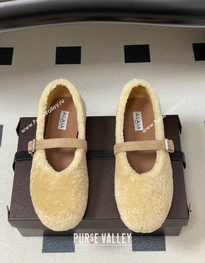 Alaia Ballet Flats in Shearling Wool Beige 2025 AL102911 (MD-251029148)