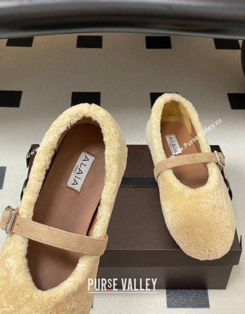 Alaia Ballet Flats in Shearling Wool Beige 2025 AL102911 (MD-251029148)
