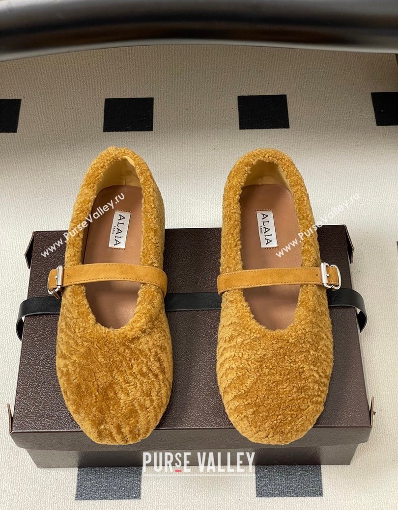 Alaia Ballet Flats in Shearling Wool Yellow 2025 AL102911 (MD-251029151)