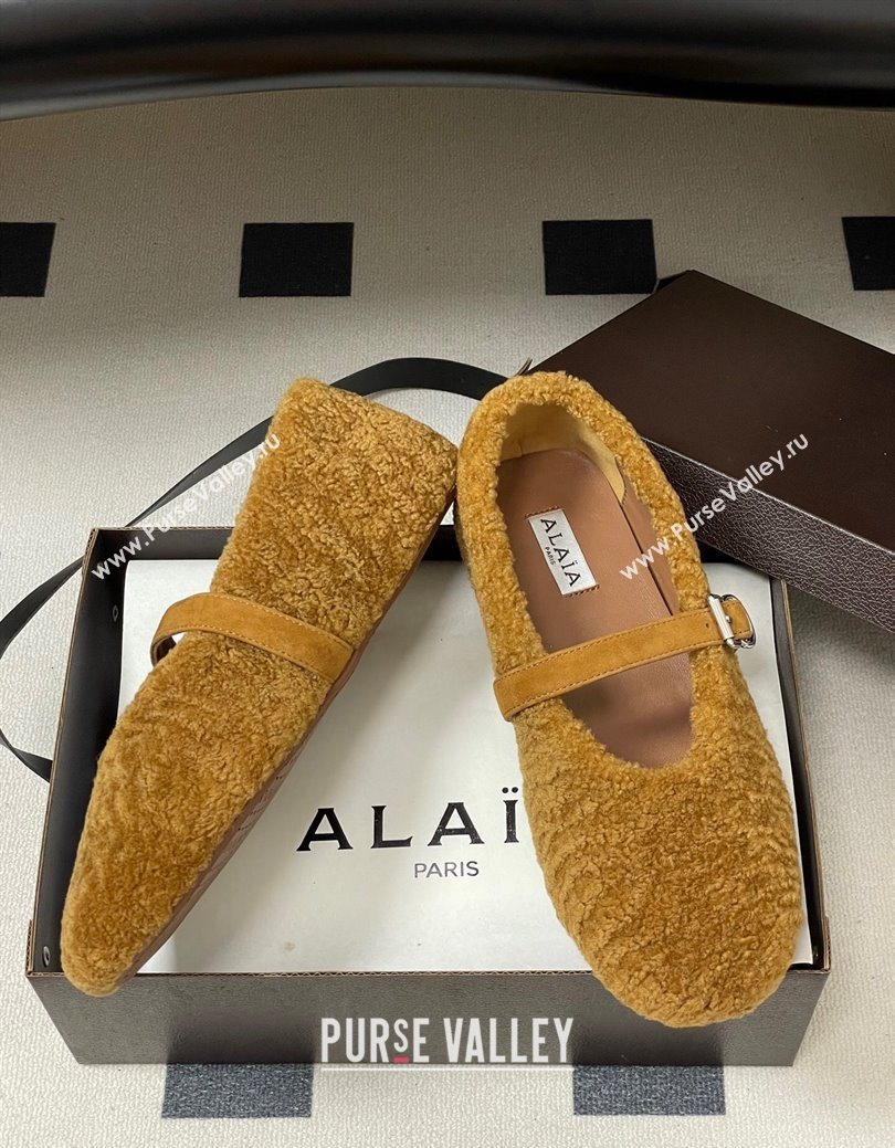 Alaia Ballet Flats in Shearling Wool Yellow 2025 AL102911 (MD-251029151)