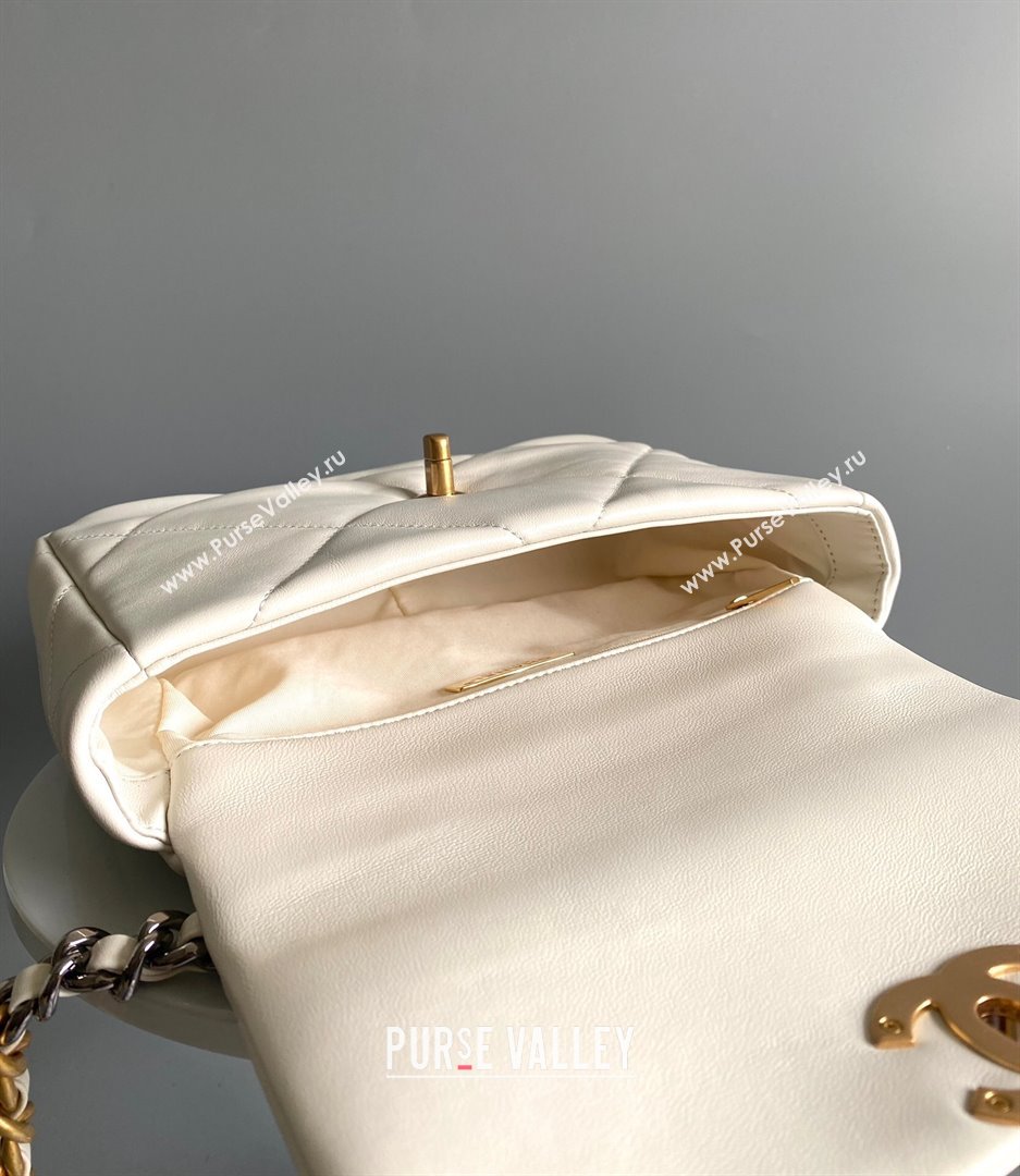 Chanel 19 Shiny Lambskin Small Flap Bag AS1160 White 2025 0813 (YD-250813047)