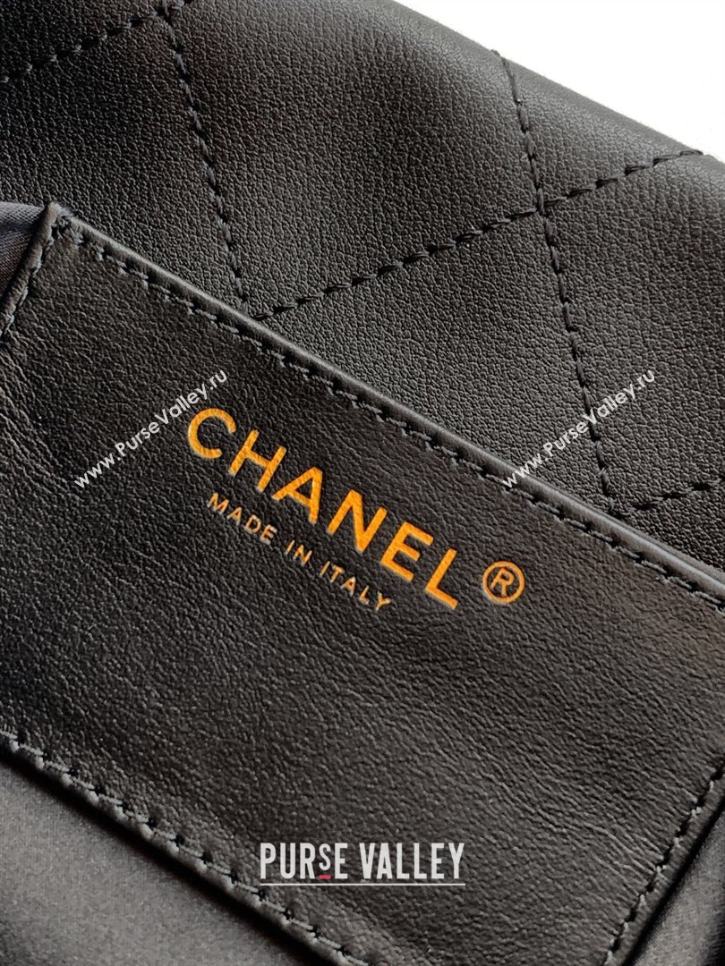 Chanel Calfskin Leather Hobo Handbag Black 2025 AS5976 (yezi-251127094)