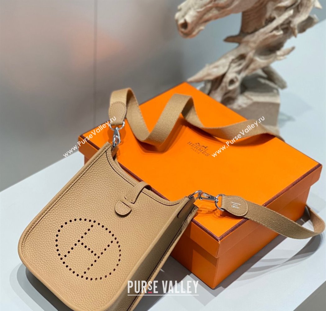 Hermes Evelyne Mini Bag 18cm in Togo Calfskin Milky Tea 2025 0118 (FL-250118031)
