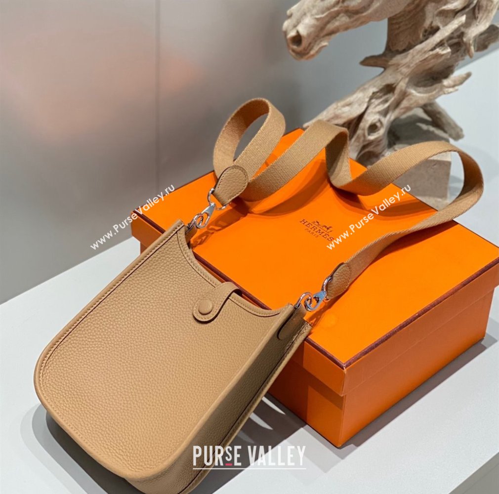 Hermes Evelyne Mini Bag 18cm in Togo Calfskin Milky Tea 2025 0118 (FL-250118031)