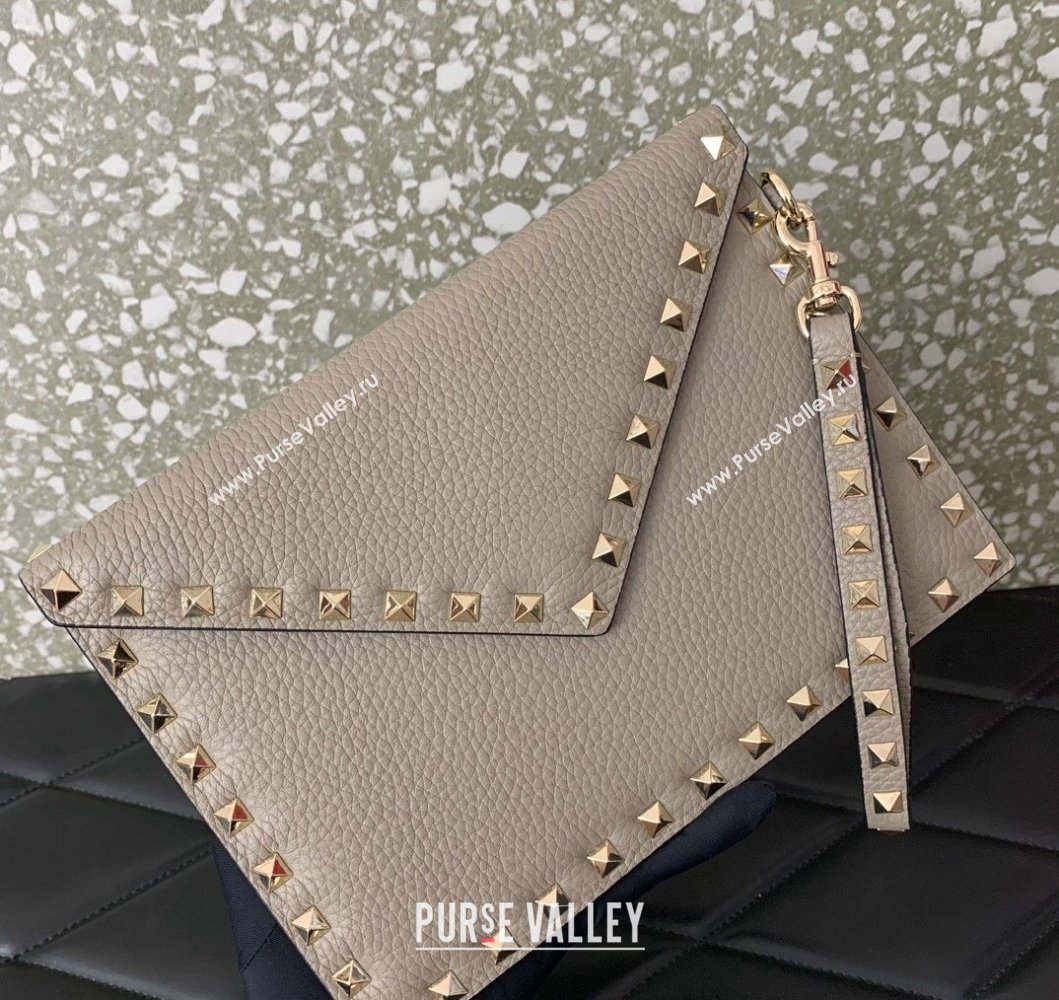 Valentino Rockstud Grainy Calfskin pouch Grey 2023 053 (LN-230908084)