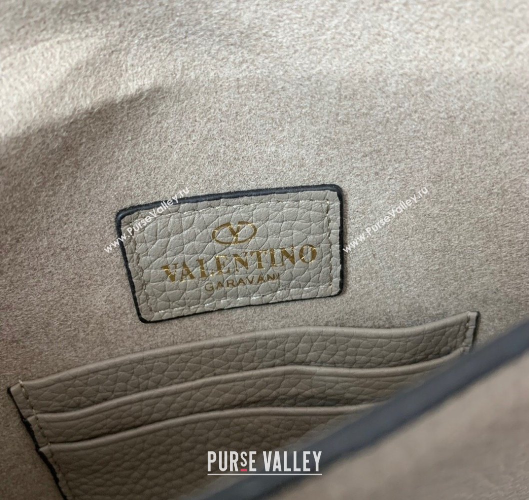 Valentino Rockstud Grainy Calfskin pouch Grey 2023 053 (LN-230908084)