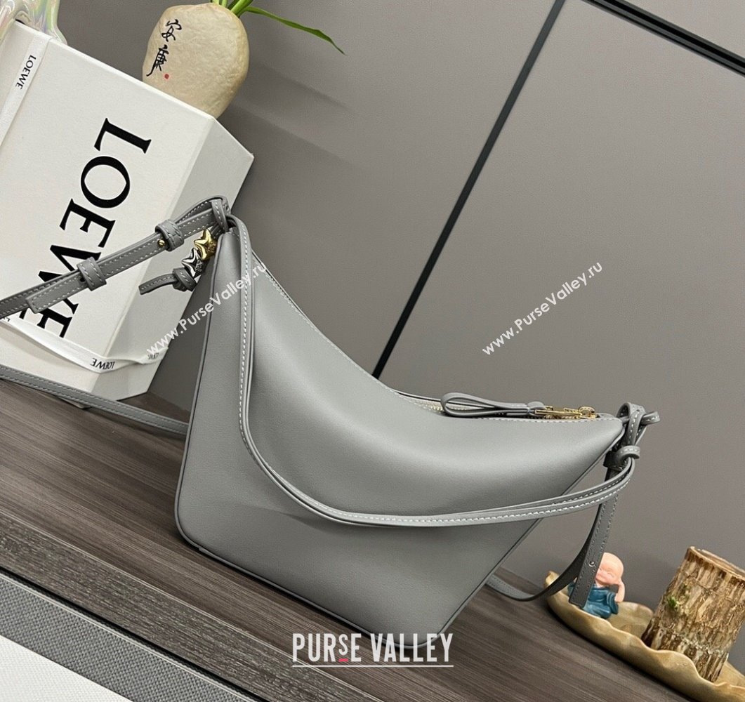 Loewe Mini Hammock Hobo bag in Classic Calfskin Light Grey 2023 262315 (Ys-230908094)