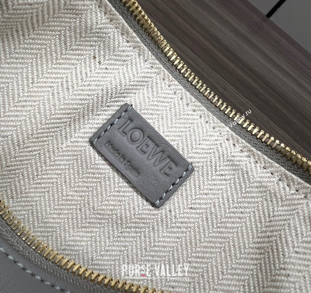 Loewe Mini Hammock Hobo bag in Classic Calfskin Light Grey 2023 262315 (Ys-230908094)