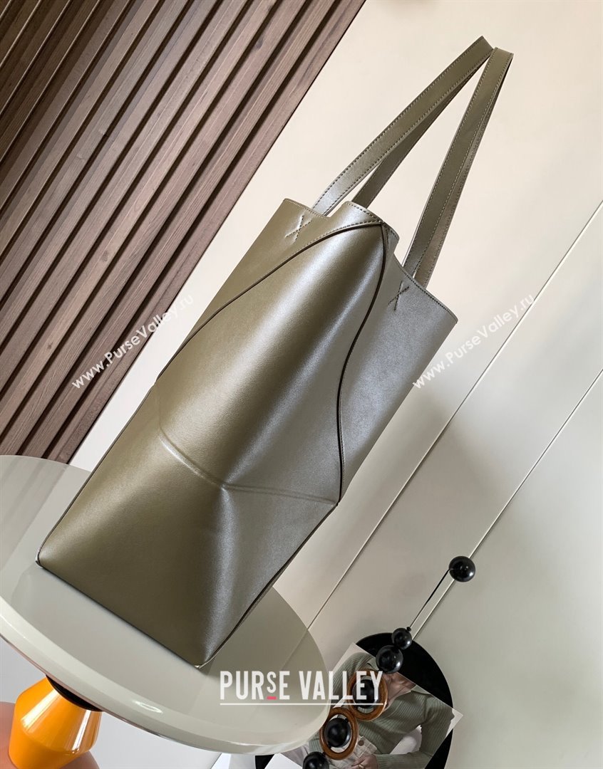 Loewe Large Puzzle Fold Tote in shiny calfskin Khaki Green 2023 9033 (Ys-230908117)