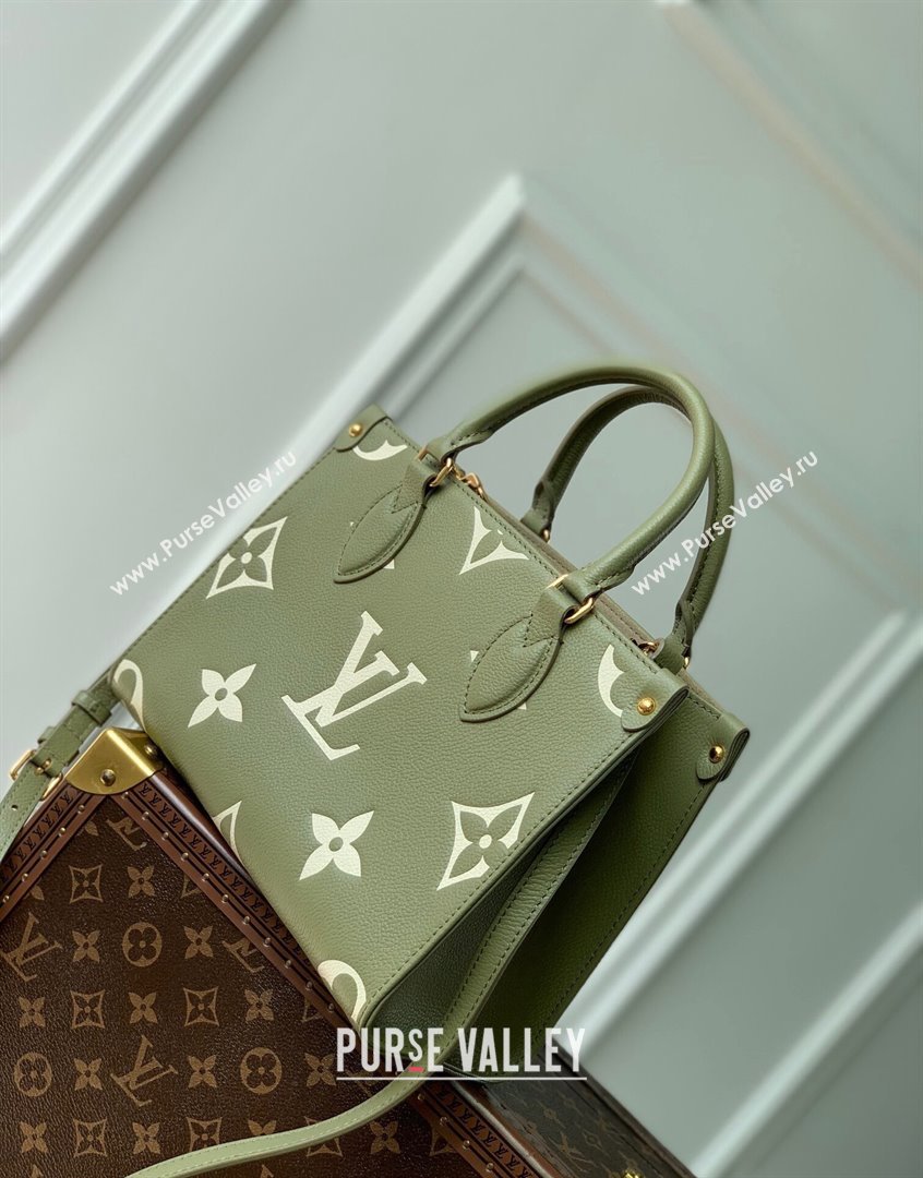 Louis Vuitton Onthego PM Tote Bag in Oversized Monogram Canvas M46647 Green 2023 (KI-230907046)