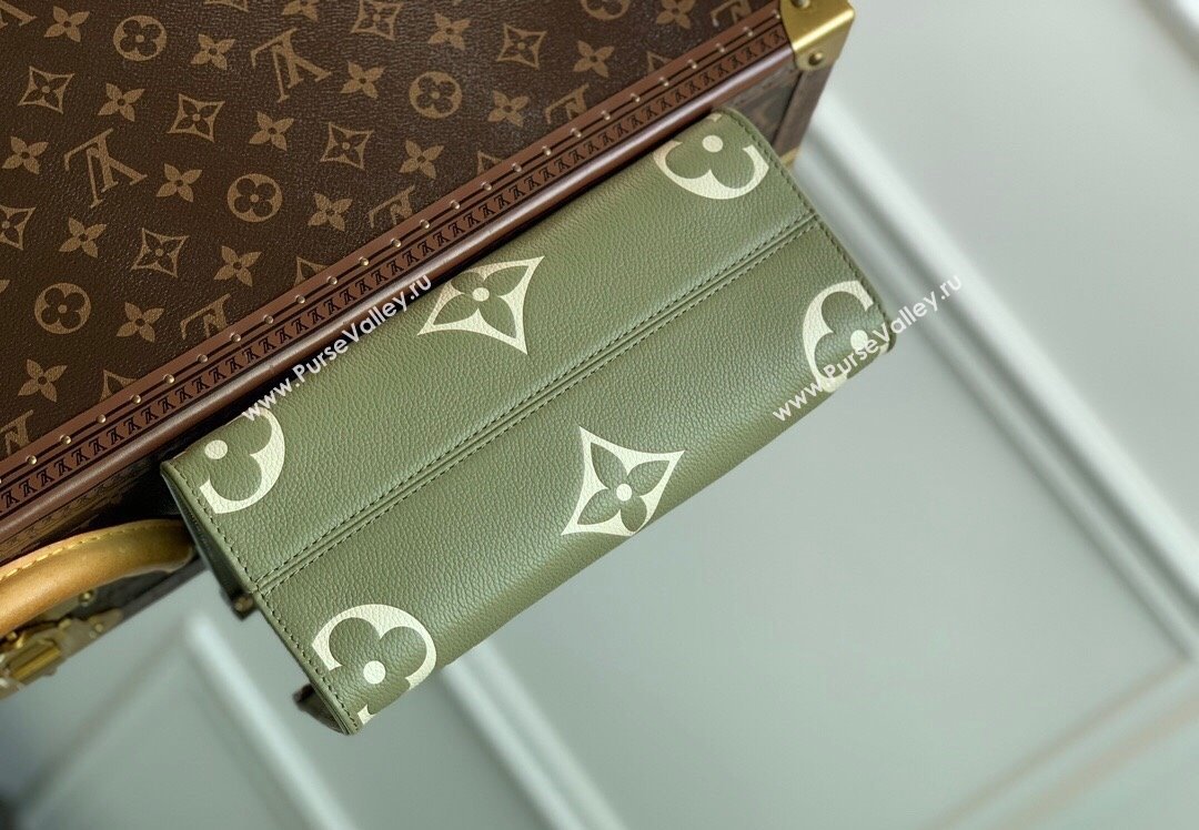 Louis Vuitton Onthego PM Tote Bag in Oversized Monogram Canvas M46647 Green 2023 (KI-230907046)